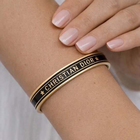 Generic Jewelry - Cuff bracelet with black border highlights open ended. brand new without tags.